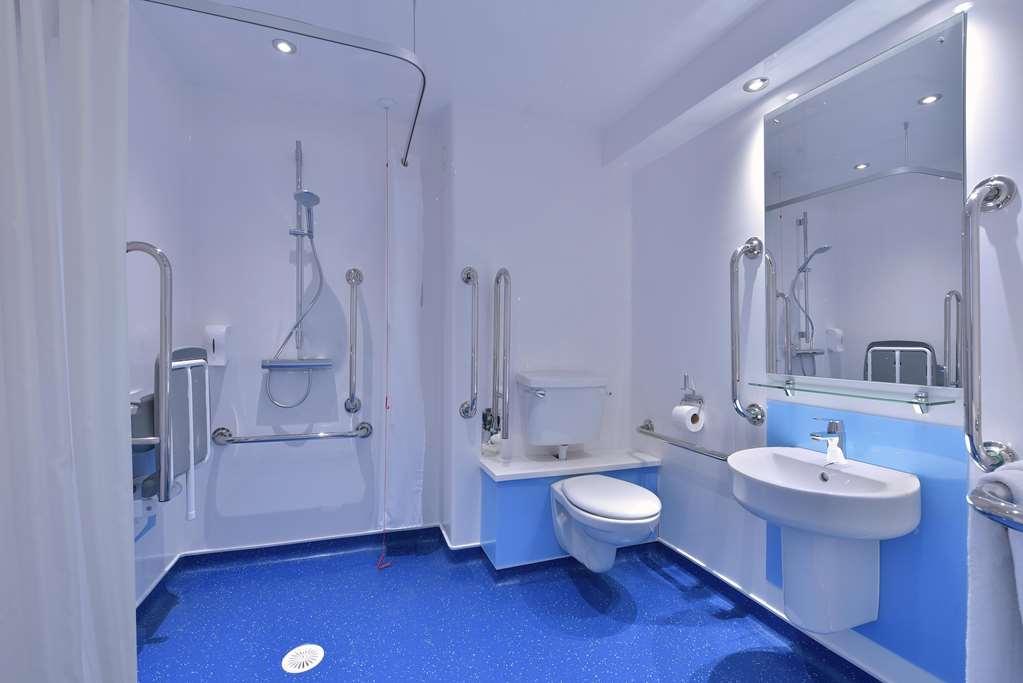 Travelodge Caerphilly Δωμάτιο φωτογραφία
