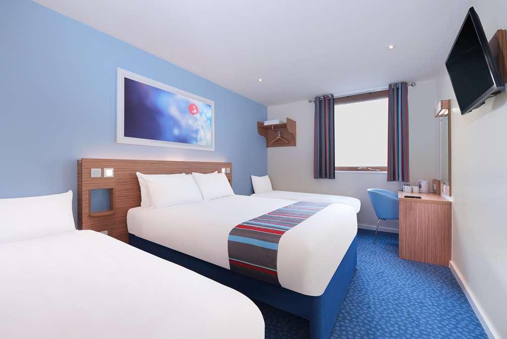Travelodge Caerphilly Δωμάτιο φωτογραφία