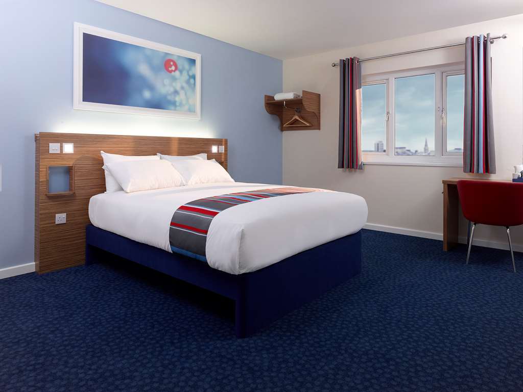 Travelodge Caerphilly Δωμάτιο φωτογραφία