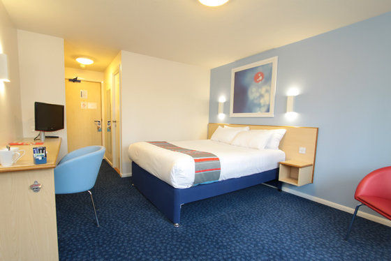 Travelodge Caerphilly Δωμάτιο φωτογραφία